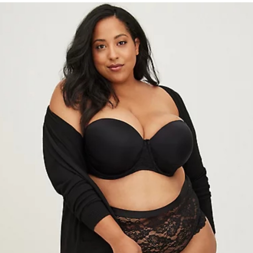 TORRID PUSH-UP MULTIWAY STRAPLESS BRA - MICROFIBER & LACE BLACK 46D